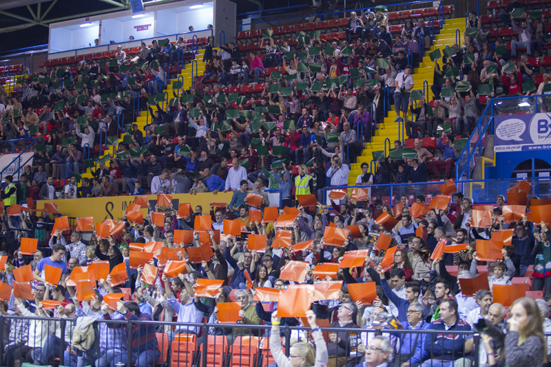 Imagen de la grada, del público, durante el partido ante el Real Madrid en San Pablo