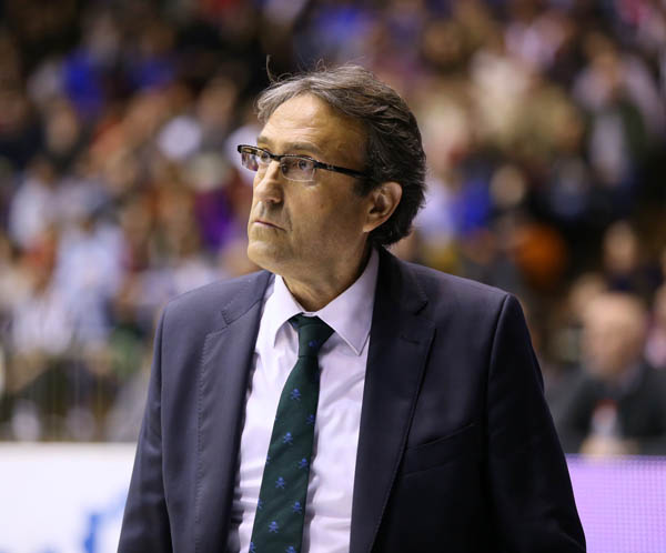 Luis Casimiro en el partido Estudiantes en San Pablo